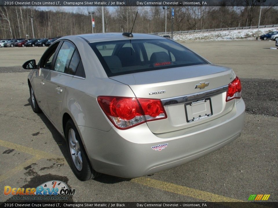 2016 Chevrolet Cruze Limited LT Champagne Silver Metallic / Jet Black Photo #12