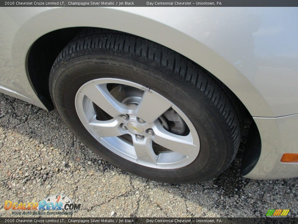 2016 Chevrolet Cruze Limited LT Champagne Silver Metallic / Jet Black Photo #19