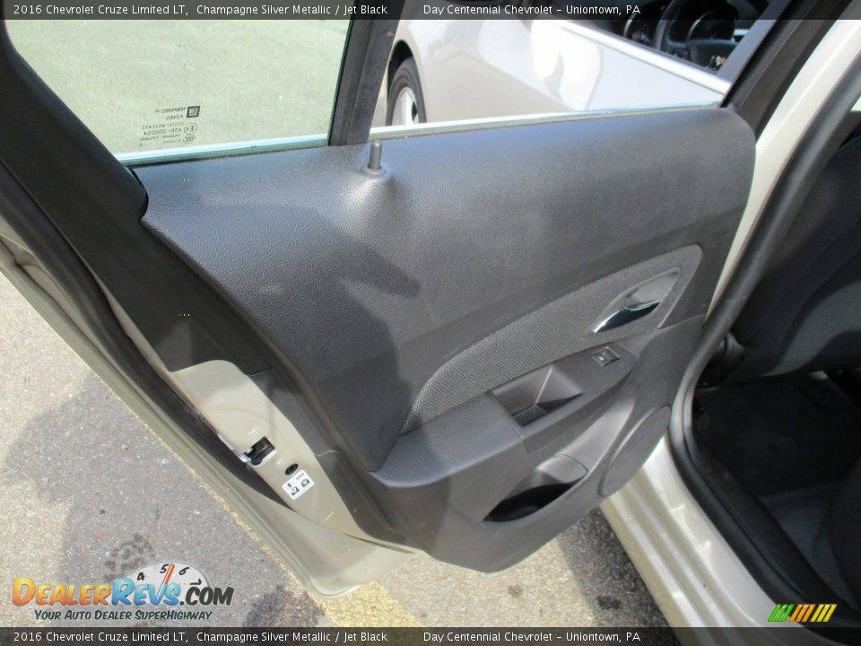 2016 Chevrolet Cruze Limited LT Champagne Silver Metallic / Jet Black Photo #26