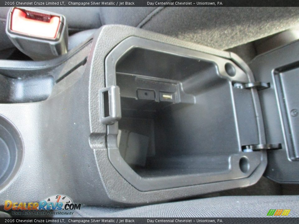 2016 Chevrolet Cruze Limited LT Champagne Silver Metallic / Jet Black Photo #31