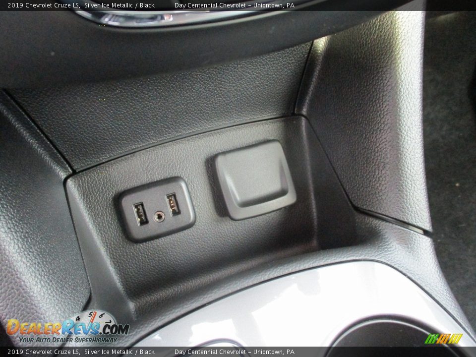 2019 Chevrolet Cruze LS Silver Ice Metallic / Black Photo #5