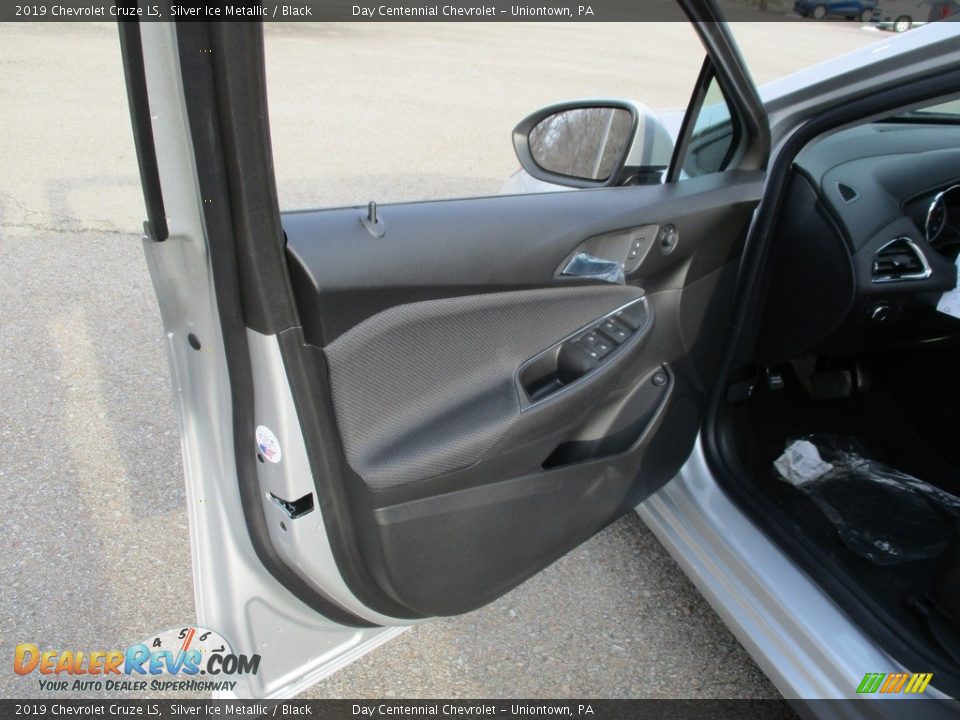 2019 Chevrolet Cruze LS Silver Ice Metallic / Black Photo #10