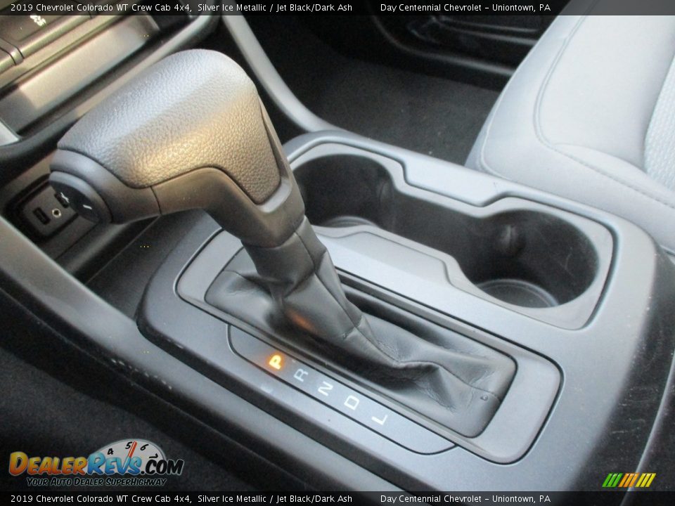 2019 Chevrolet Colorado WT Crew Cab 4x4 Shifter Photo #19