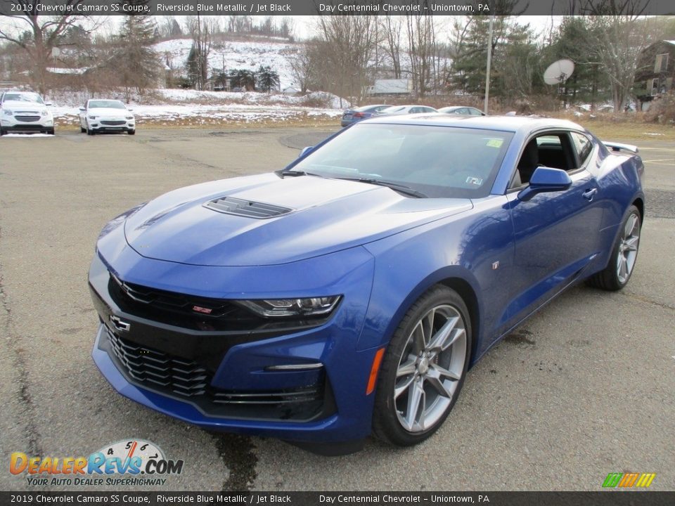 Front 3/4 View of 2019 Chevrolet Camaro SS Coupe Photo #12