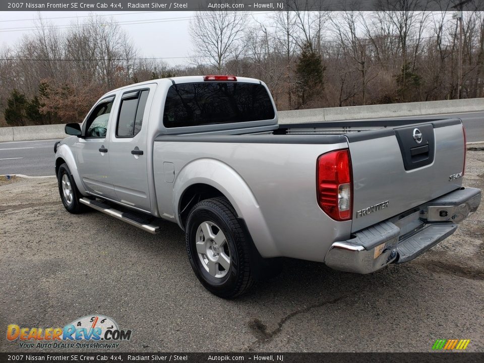 2007 Nissan Frontier SE Crew Cab 4x4 Radiant Silver / Steel Photo #5