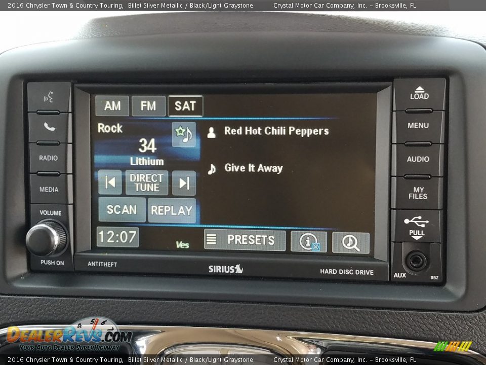 2016 Chrysler Town & Country Touring Billet Silver Metallic / Black/Light Graystone Photo #16