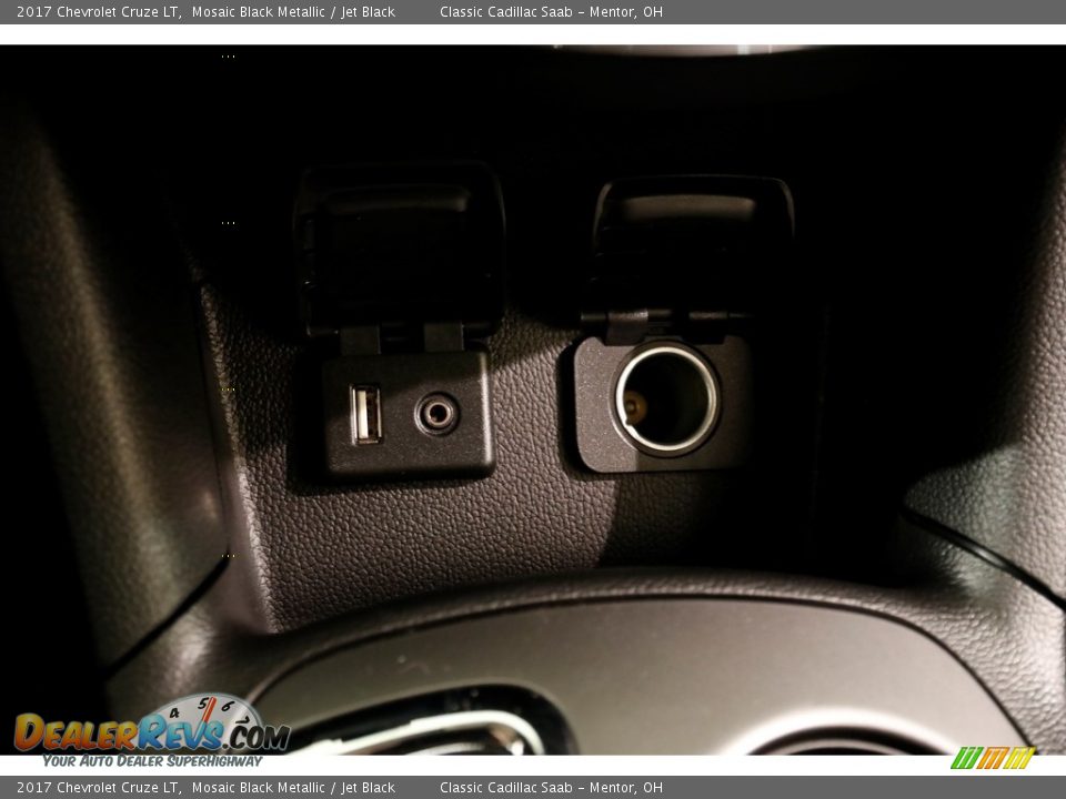 2017 Chevrolet Cruze LT Mosaic Black Metallic / Jet Black Photo #13