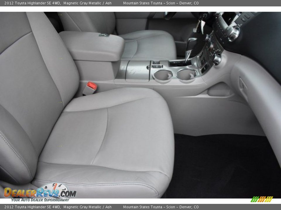 2012 Toyota Highlander SE 4WD Magnetic Gray Metallic / Ash Photo #18