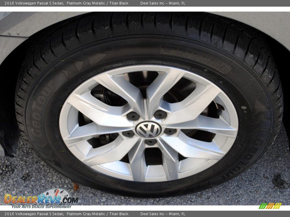 2016 Volkswagen Passat S Sedan Platinum Gray Metallic / Titan Black Photo #10