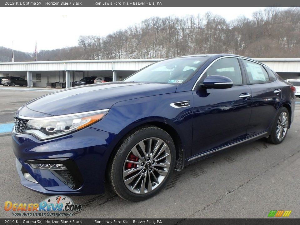 Front 3/4 View of 2019 Kia Optima SX Photo #6