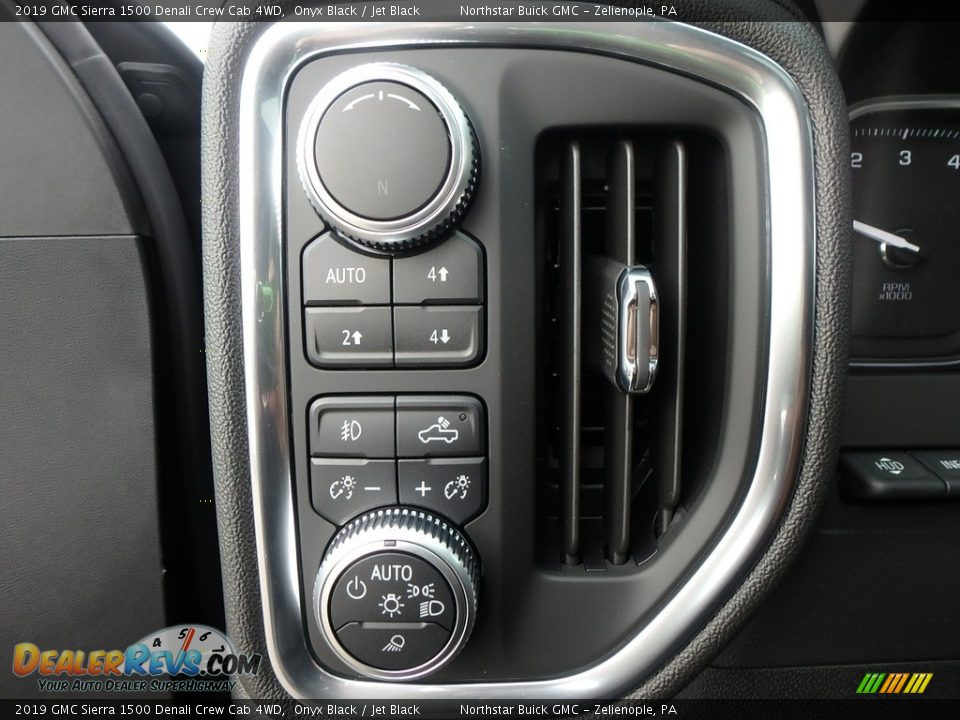 2019 GMC Sierra 1500 Denali Crew Cab 4WD Onyx Black / Jet Black Photo #16