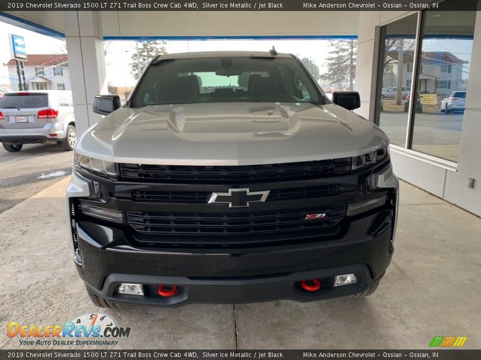 2019 Chevrolet Silverado 1500 LT Z71 Trail Boss Crew Cab 4WD Silver Ice Metallic / Jet Black Photo #2