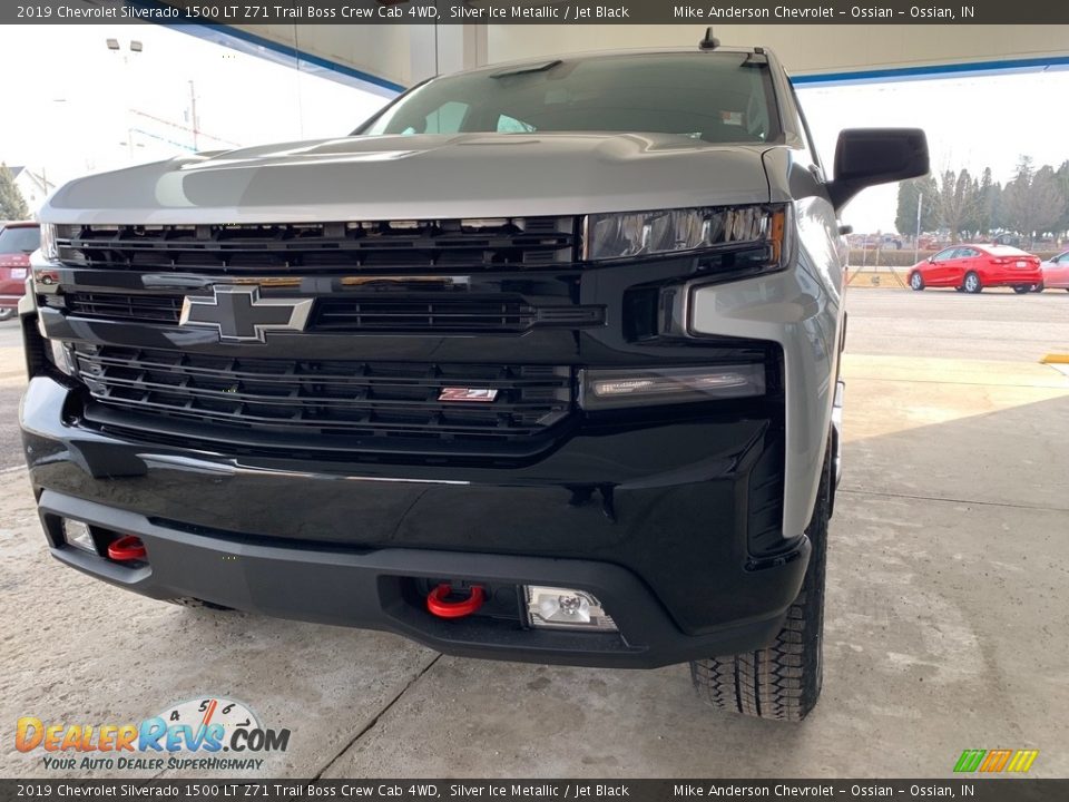 2019 Chevrolet Silverado 1500 LT Z71 Trail Boss Crew Cab 4WD Silver Ice Metallic / Jet Black Photo #3