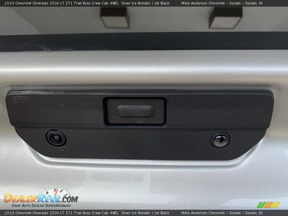 2019 Chevrolet Silverado 1500 LT Z71 Trail Boss Crew Cab 4WD Silver Ice Metallic / Jet Black Photo #10