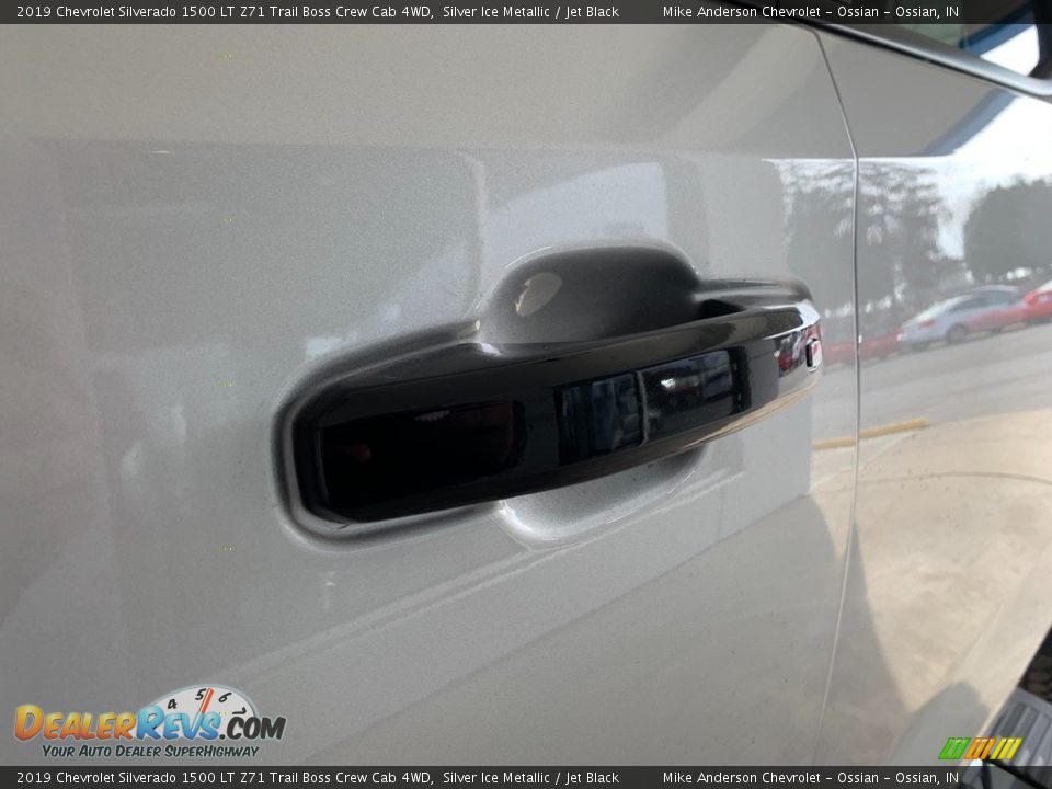 2019 Chevrolet Silverado 1500 LT Z71 Trail Boss Crew Cab 4WD Silver Ice Metallic / Jet Black Photo #17