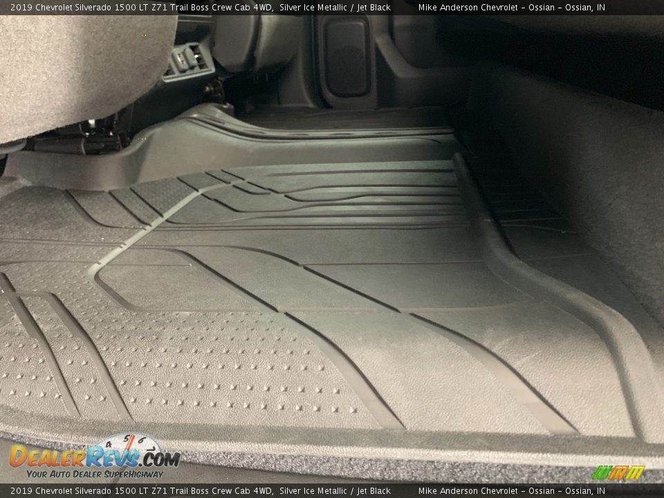 2019 Chevrolet Silverado 1500 LT Z71 Trail Boss Crew Cab 4WD Silver Ice Metallic / Jet Black Photo #28