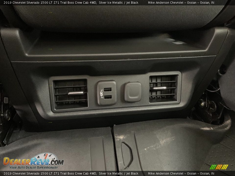 2019 Chevrolet Silverado 1500 LT Z71 Trail Boss Crew Cab 4WD Silver Ice Metallic / Jet Black Photo #29