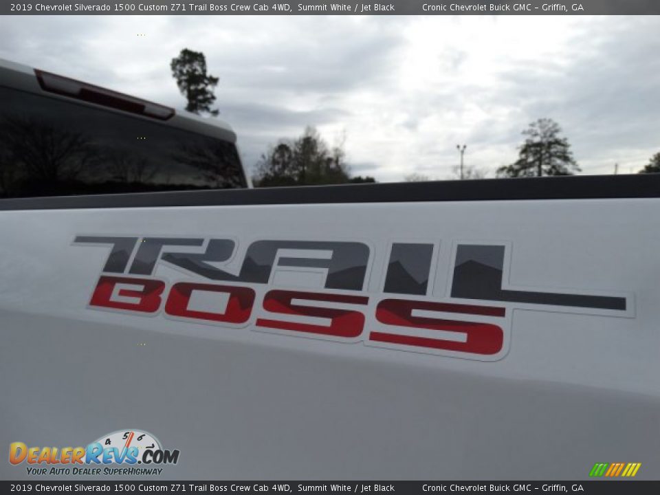 2019 Chevrolet Silverado 1500 Custom Z71 Trail Boss Crew Cab 4WD Summit White / Jet Black Photo #10