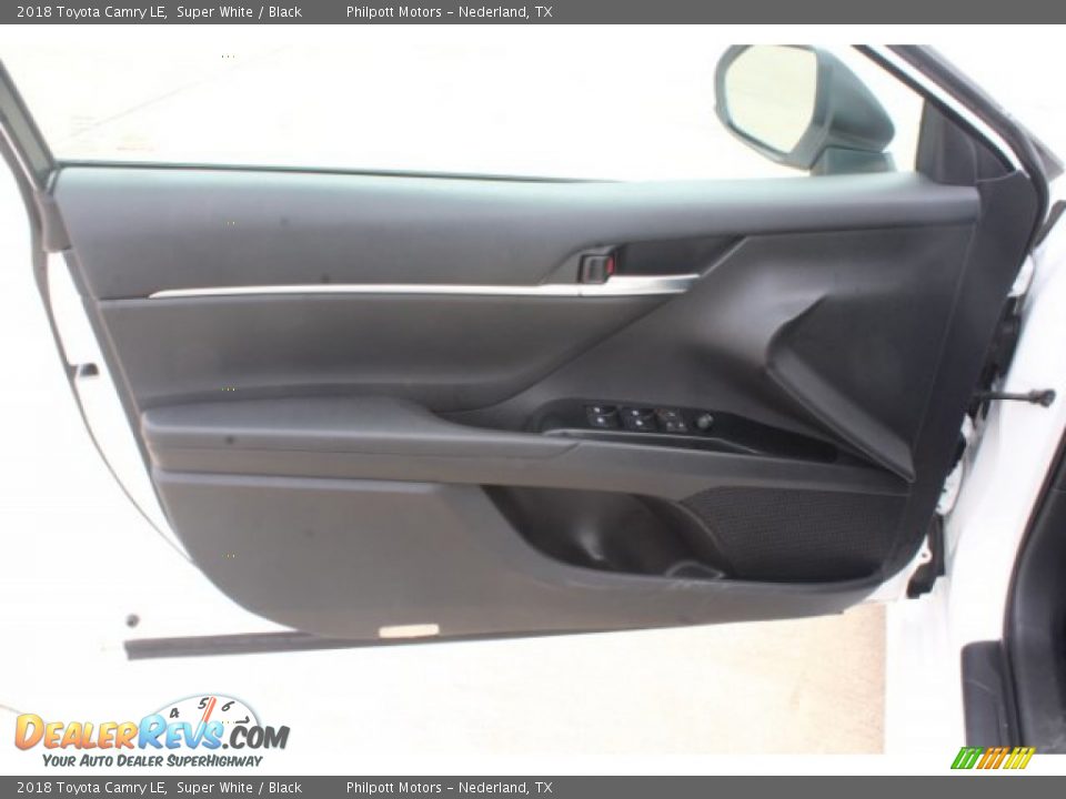 2018 Toyota Camry LE Super White / Black Photo #9