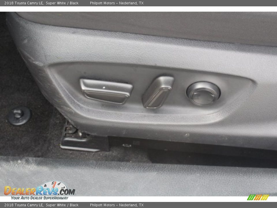 2018 Toyota Camry LE Super White / Black Photo #11