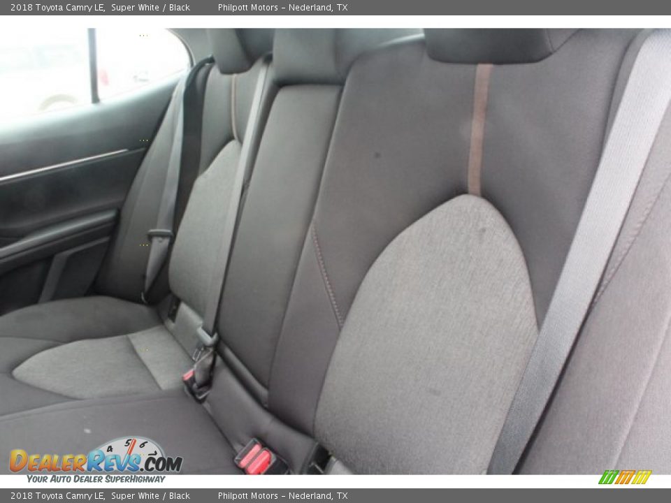 2018 Toyota Camry LE Super White / Black Photo #18
