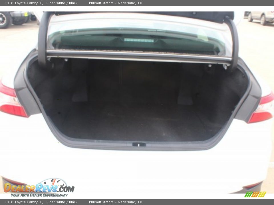 2018 Toyota Camry LE Super White / Black Photo #21