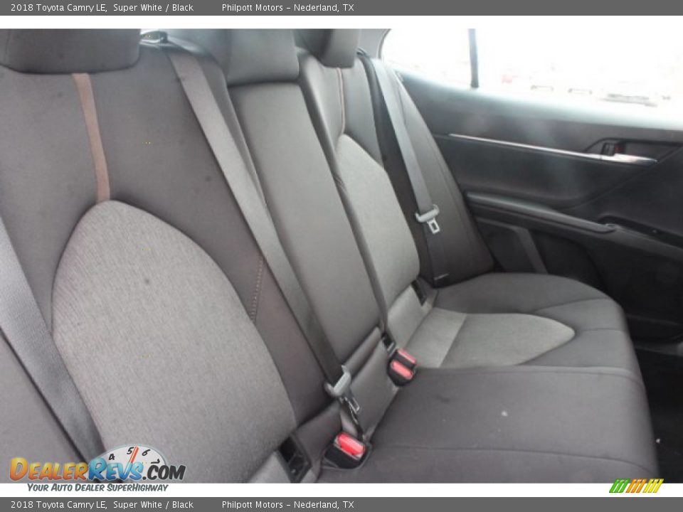 2018 Toyota Camry LE Super White / Black Photo #23