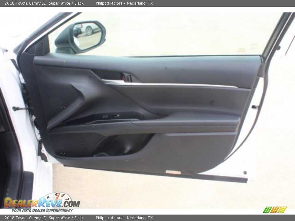 2018 Toyota Camry LE Super White / Black Photo #24