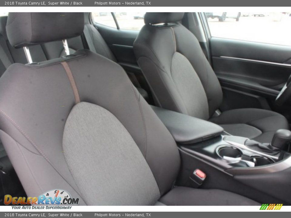 2018 Toyota Camry LE Super White / Black Photo #25