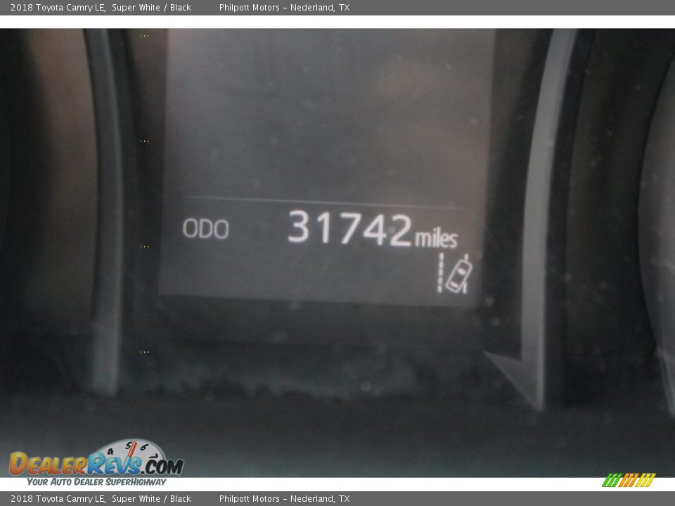 2018 Toyota Camry LE Super White / Black Photo #27
