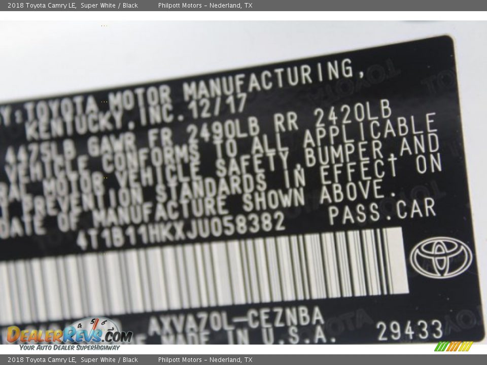 2018 Toyota Camry LE Super White / Black Photo #28