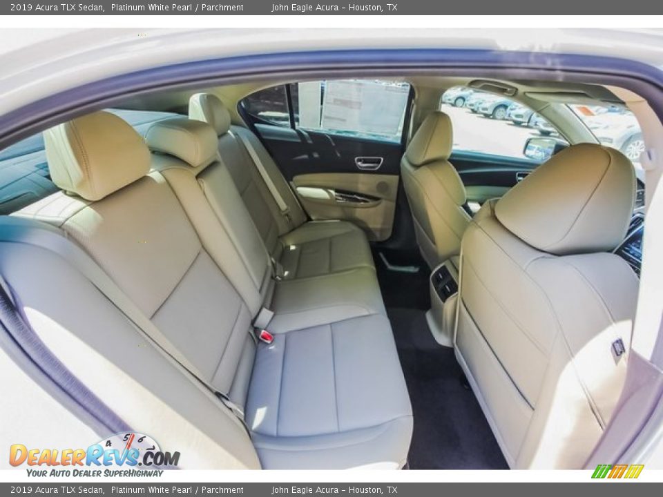 2019 Acura TLX Sedan Platinum White Pearl / Parchment Photo #17