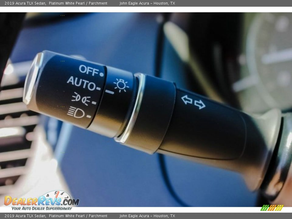 2019 Acura TLX Sedan Platinum White Pearl / Parchment Photo #32