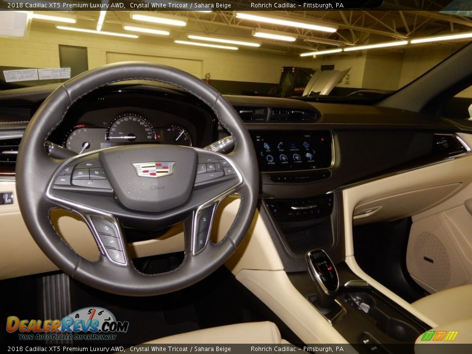 2018 Cadillac XT5 Premium Luxury AWD Crystal White Tricoat / Sahara Beige Photo #16