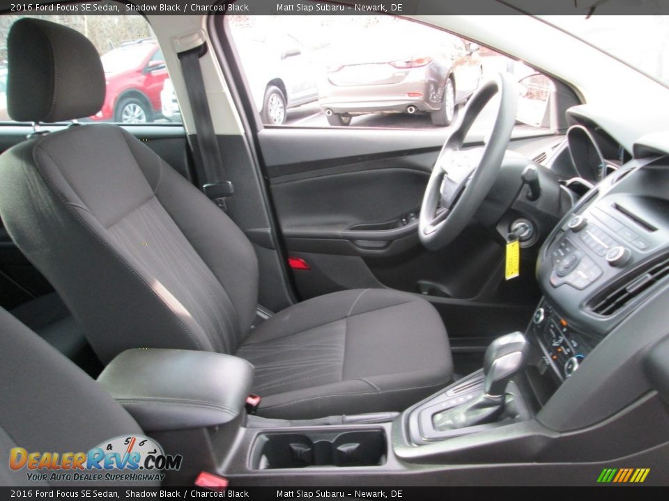 2016 Ford Focus SE Sedan Shadow Black / Charcoal Black Photo #17