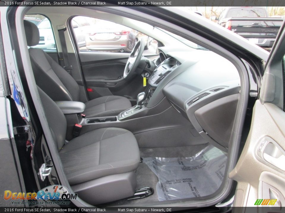2016 Ford Focus SE Sedan Shadow Black / Charcoal Black Photo #18