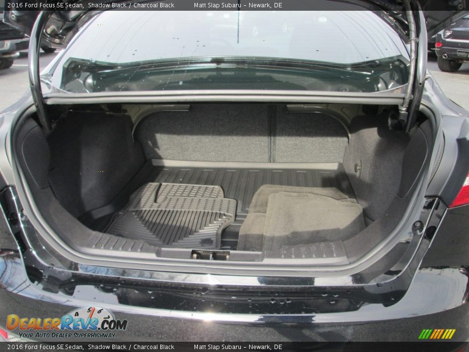 2016 Ford Focus SE Sedan Shadow Black / Charcoal Black Photo #20
