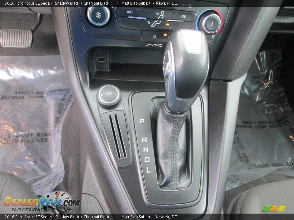 2016 Ford Focus SE Sedan Shadow Black / Charcoal Black Photo #27