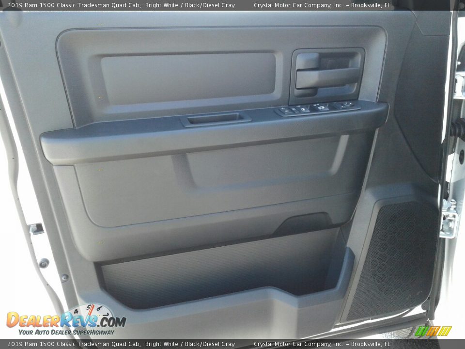 2019 Ram 1500 Classic Tradesman Quad Cab Bright White / Black/Diesel Gray Photo #17