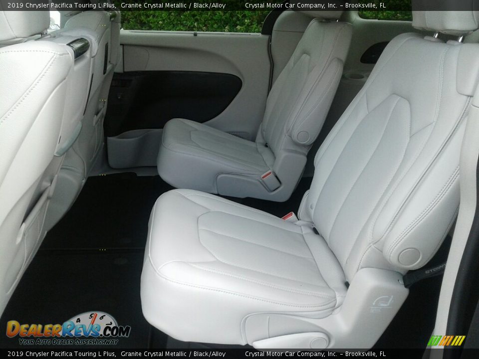 2019 Chrysler Pacifica Touring L Plus Granite Crystal Metallic / Black/Alloy Photo #10