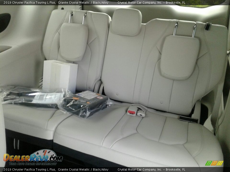 2019 Chrysler Pacifica Touring L Plus Granite Crystal Metallic / Black/Alloy Photo #11
