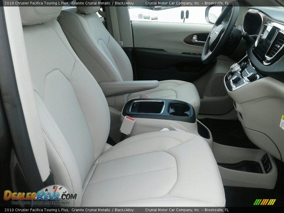 2019 Chrysler Pacifica Touring L Plus Granite Crystal Metallic / Black/Alloy Photo #12