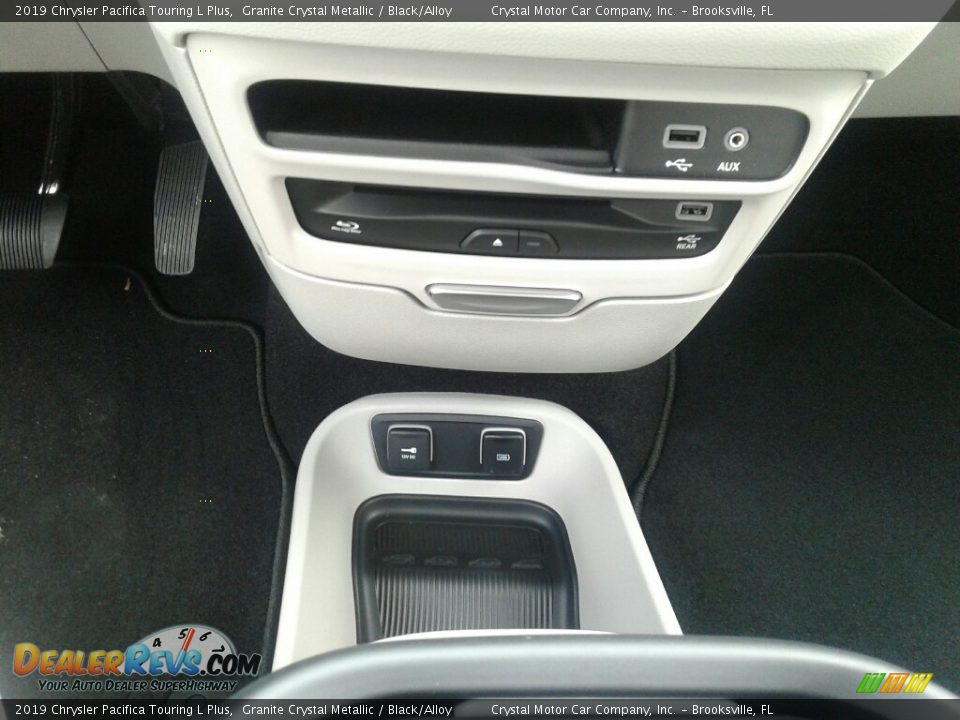 2019 Chrysler Pacifica Touring L Plus Granite Crystal Metallic / Black/Alloy Photo #16