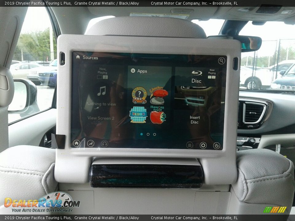 2019 Chrysler Pacifica Touring L Plus Granite Crystal Metallic / Black/Alloy Photo #17