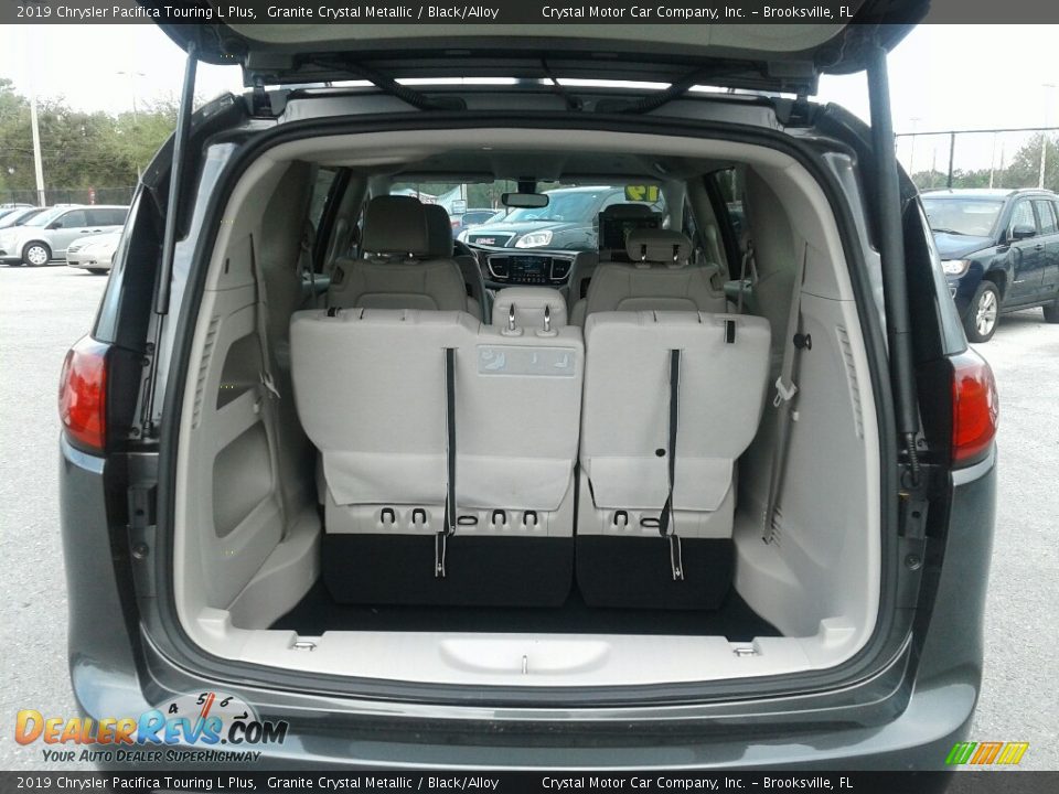 2019 Chrysler Pacifica Touring L Plus Granite Crystal Metallic / Black/Alloy Photo #20