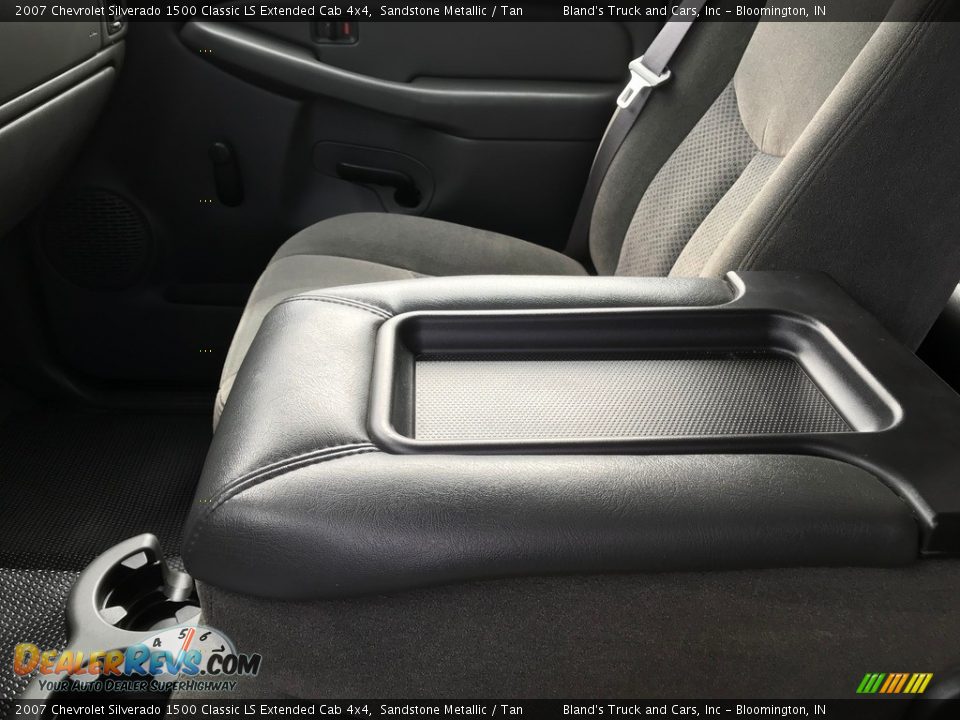 2007 Chevrolet Silverado 1500 Classic LS Extended Cab 4x4 Sandstone Metallic / Tan Photo #13