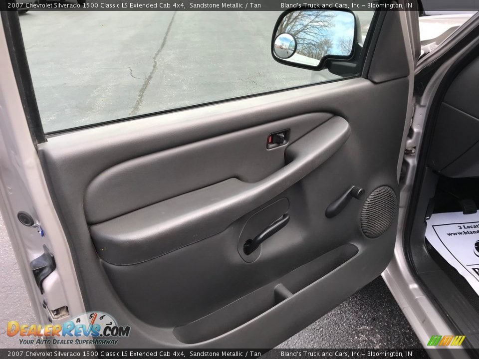2007 Chevrolet Silverado 1500 Classic LS Extended Cab 4x4 Sandstone Metallic / Tan Photo #15