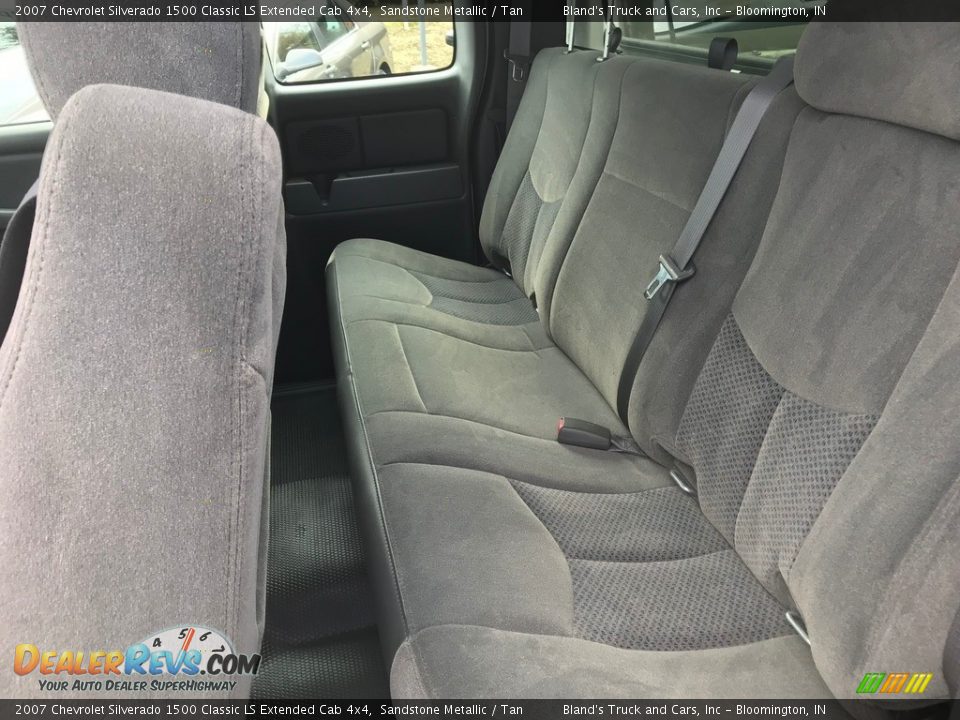 2007 Chevrolet Silverado 1500 Classic LS Extended Cab 4x4 Sandstone Metallic / Tan Photo #18