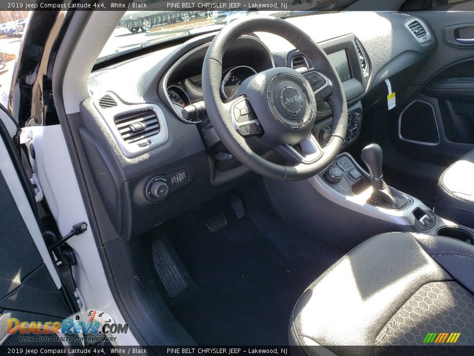2019 Jeep Compass Latitude 4x4 White / Black Photo #6