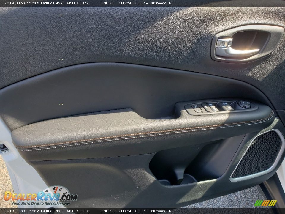 2019 Jeep Compass Latitude 4x4 White / Black Photo #7